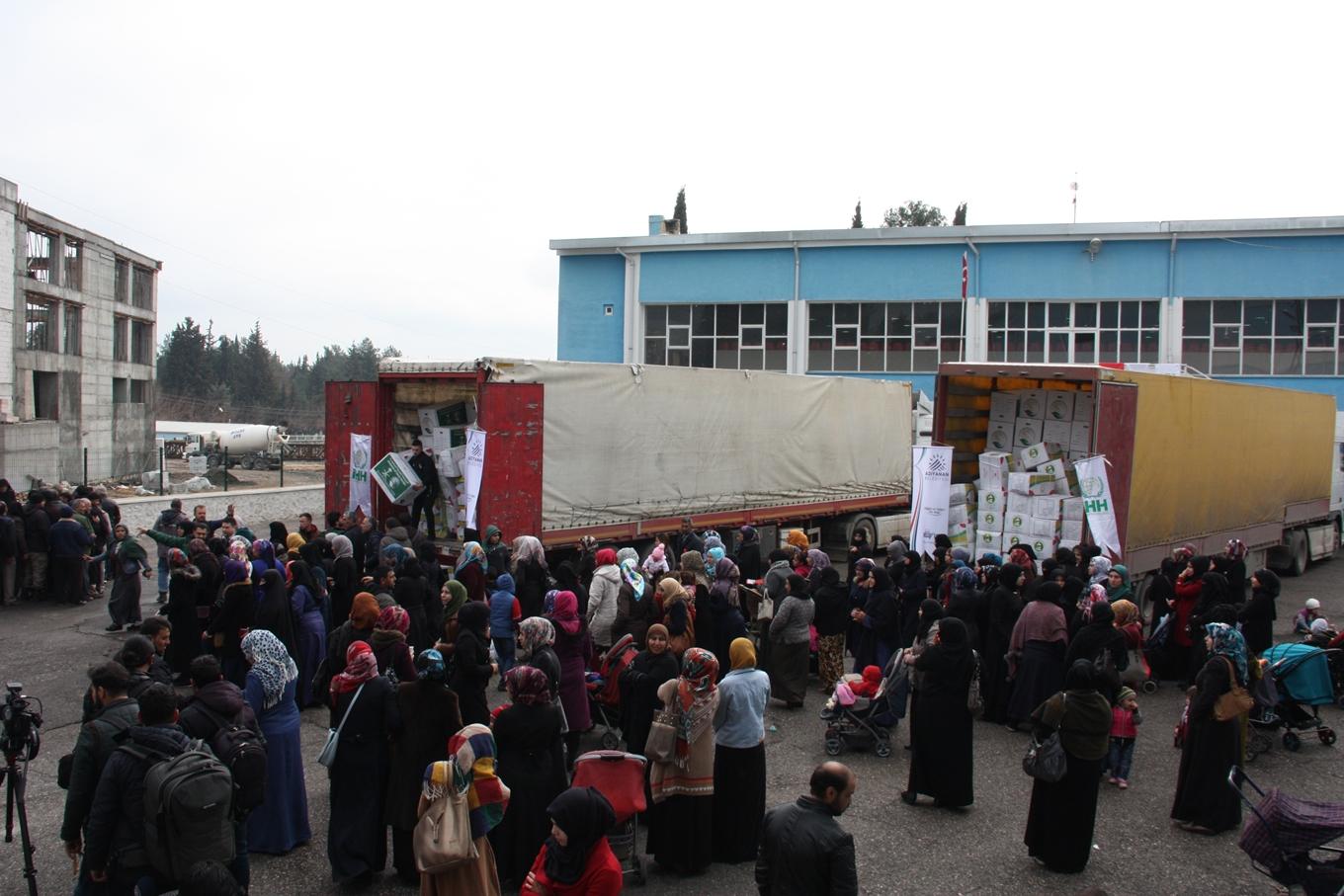 Suriyeli bin aileye kışlık malzeme dağıtıldı